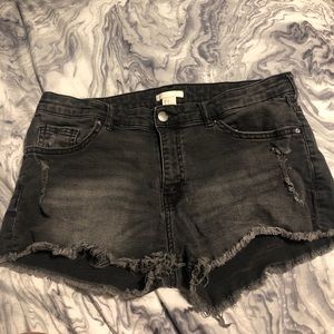 black h&m ripped denim shorts